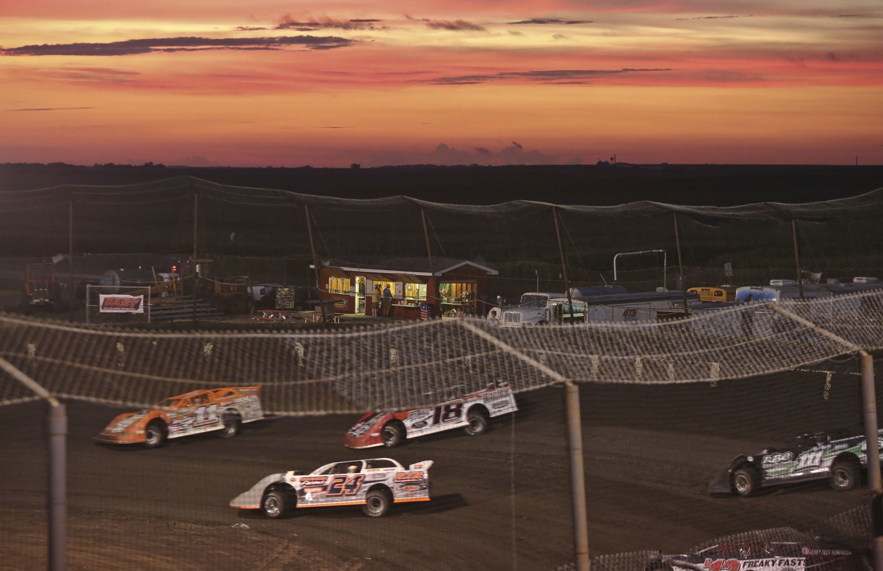 HR 100 59 07.05.18.JPG